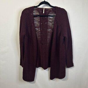 FREE PEOPLE cardigan. Burgundy, size XS. Unique design. Warm and cozy. Excellent